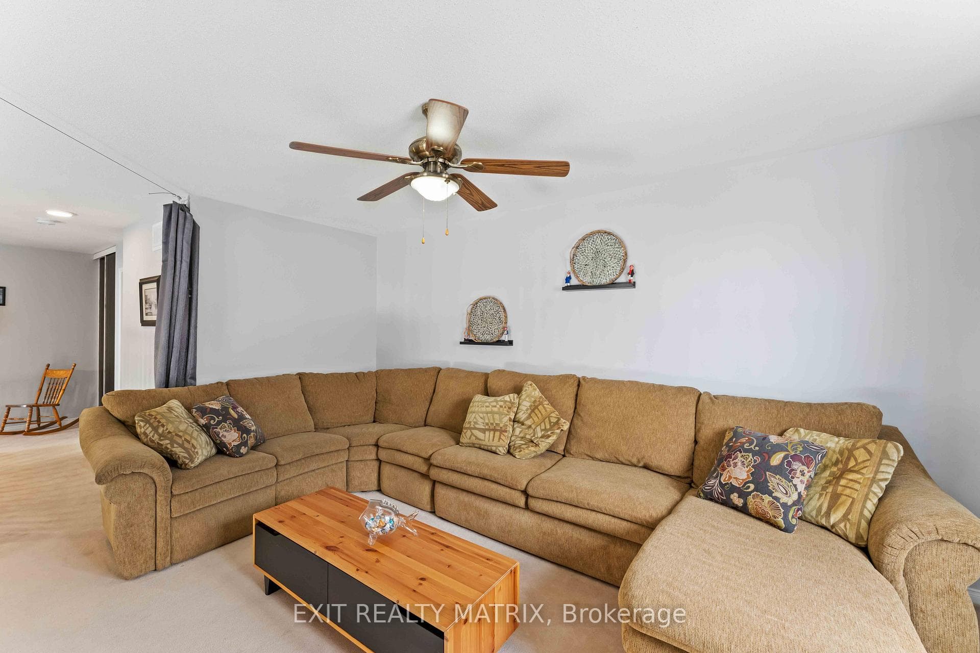 137 Coursier Crescent photo 33