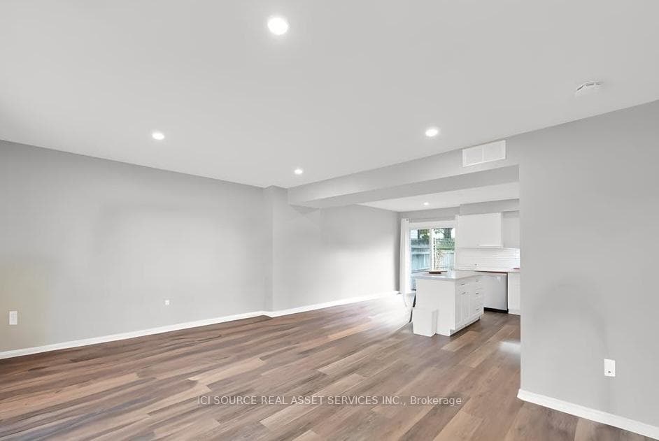 10 Gibsons Place photo 4