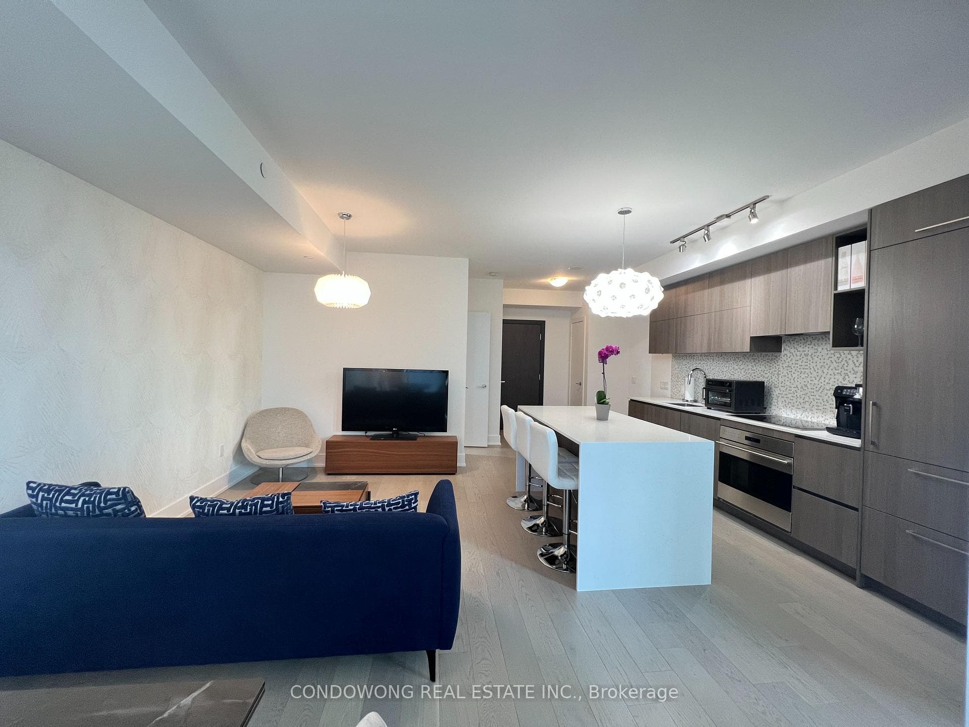1 Yorkville Avenue Unit 3801 photo 1