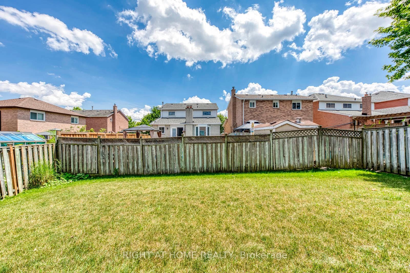 17 Nickel Crescent photo 38