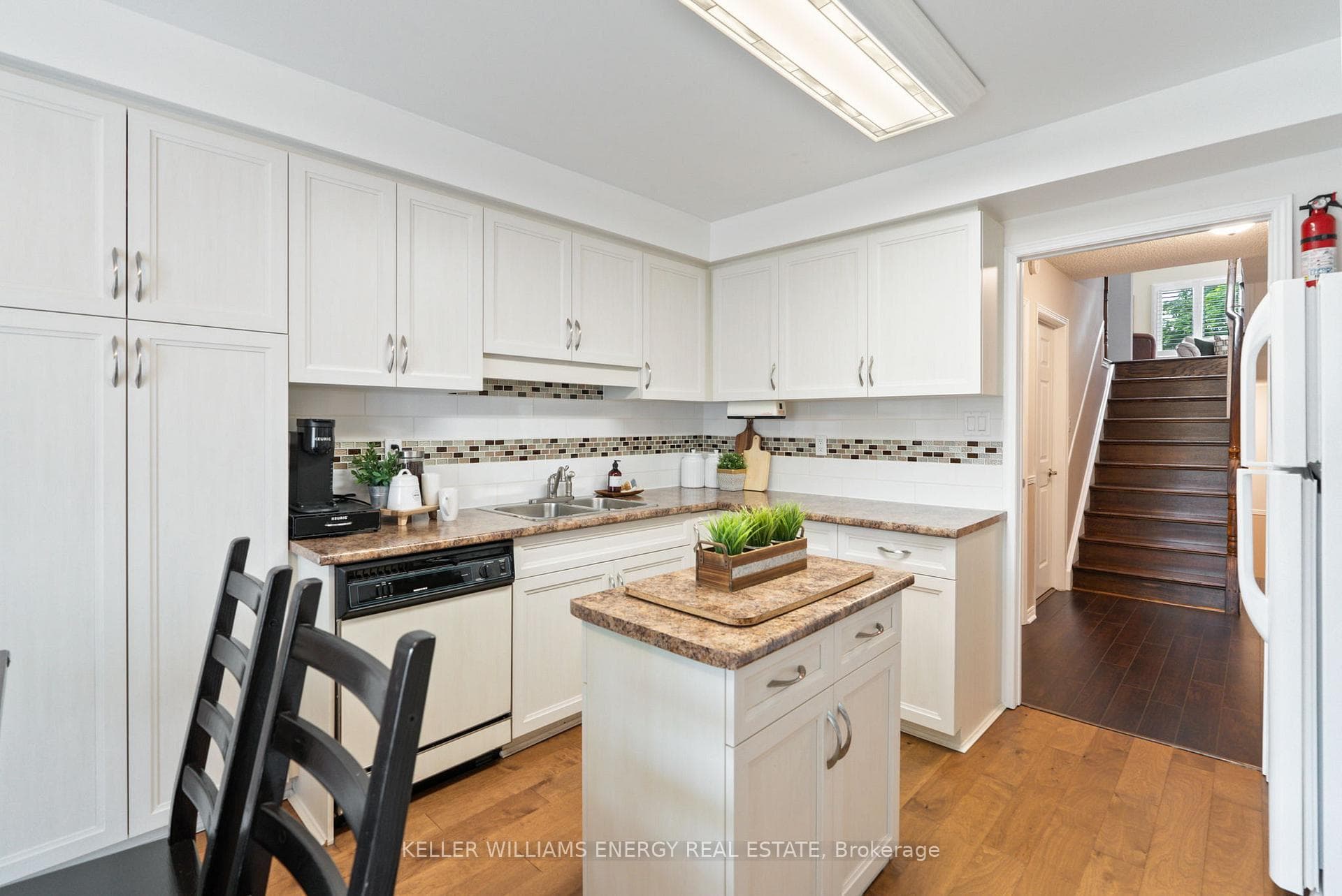 1018 Longbow Drive photo 14