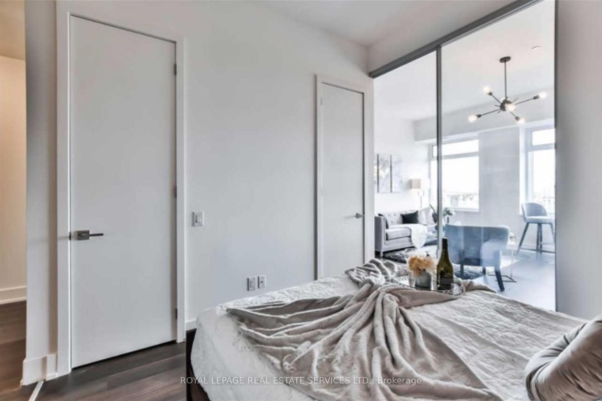 111 St Clair Avenue Unit 1522 photo 8