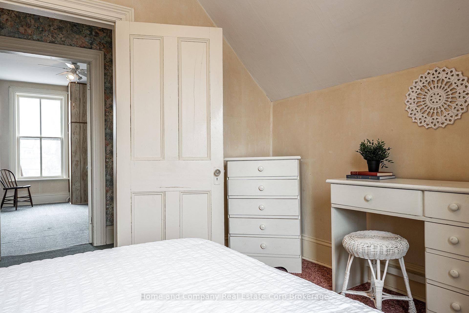 96 Falstaff Street photo 28