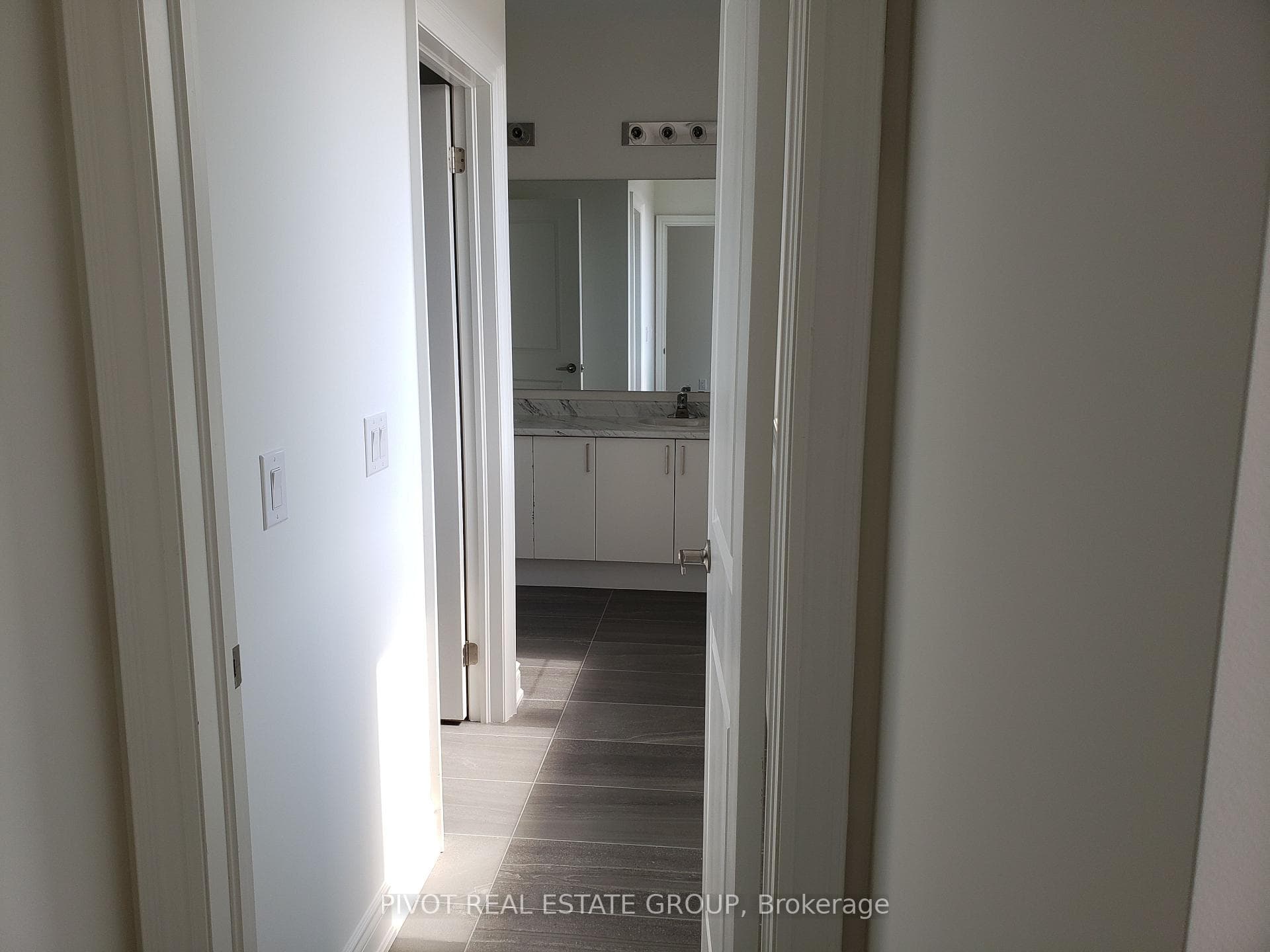 129 Wraggs Road photo 33