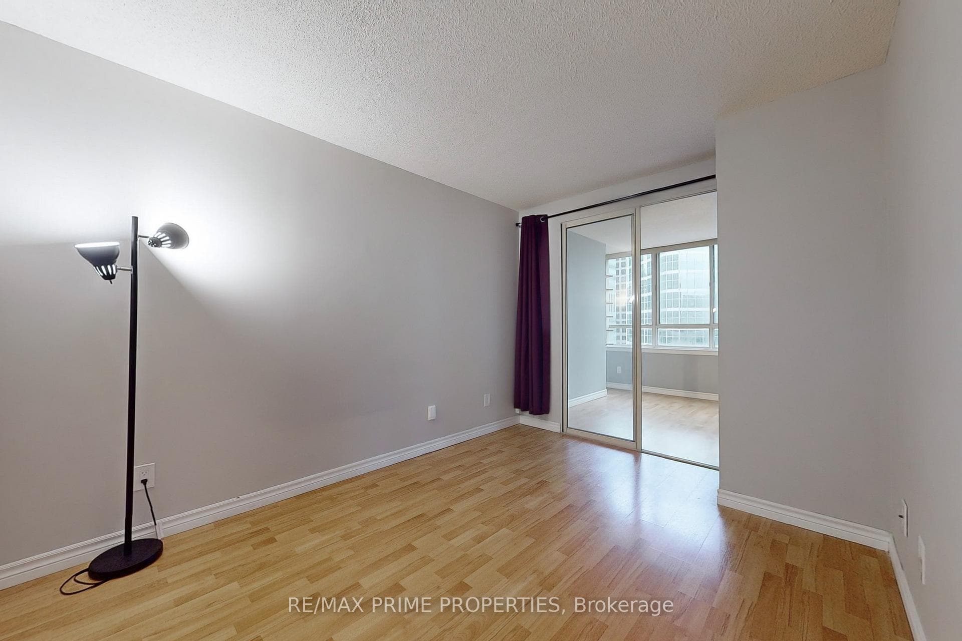 633 Bay Street Unit 1022 photo 18