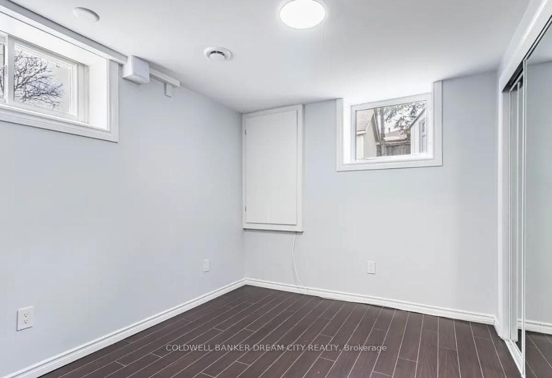 231 Elizabeth Street Unit LOWER photo 8