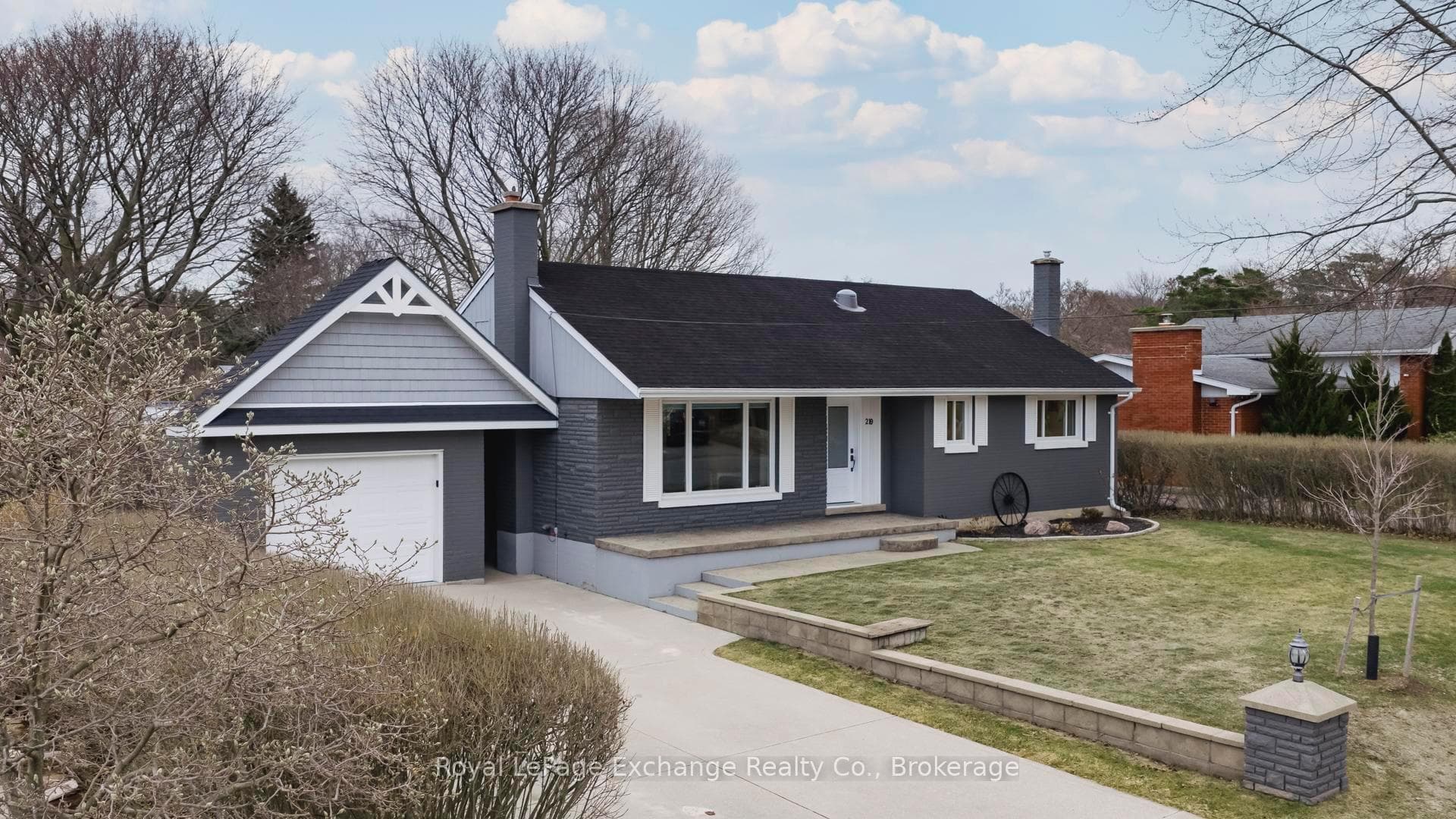 219 Kingsway Street photo 44