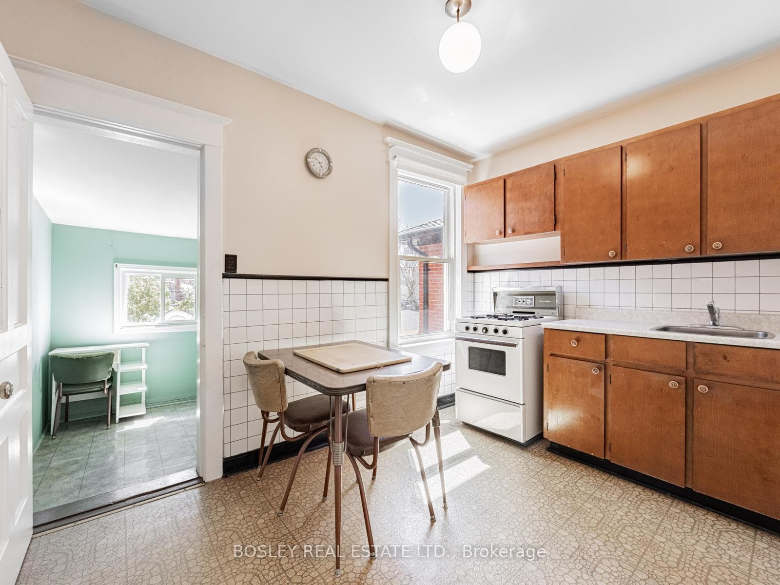 69A Garden Avenue photo 14