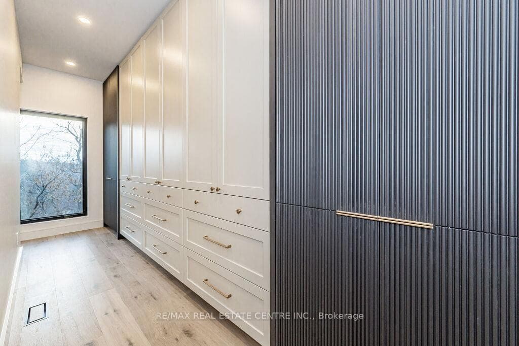 204 King Street photo 24