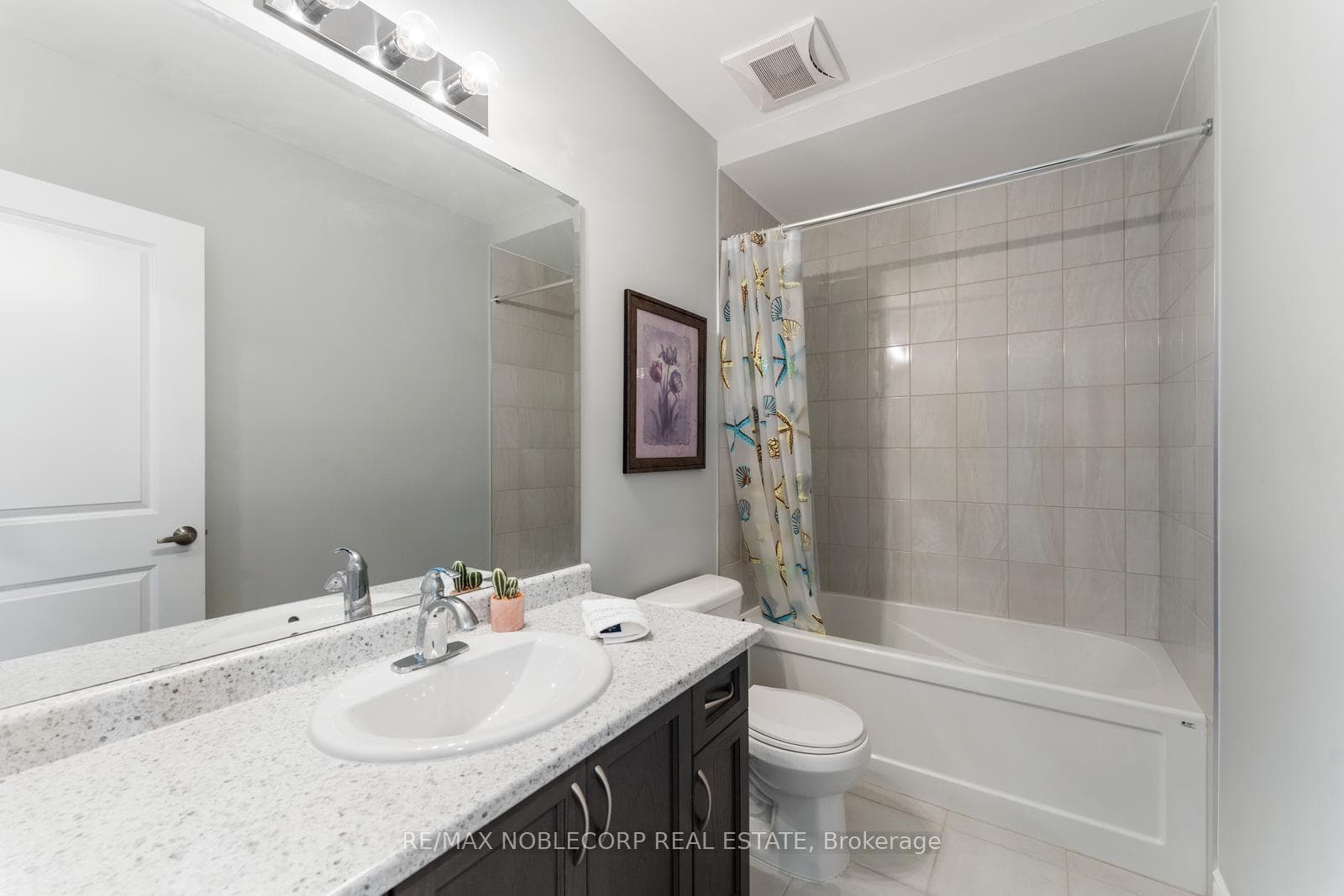 209 Walker Boulevard photo 31
