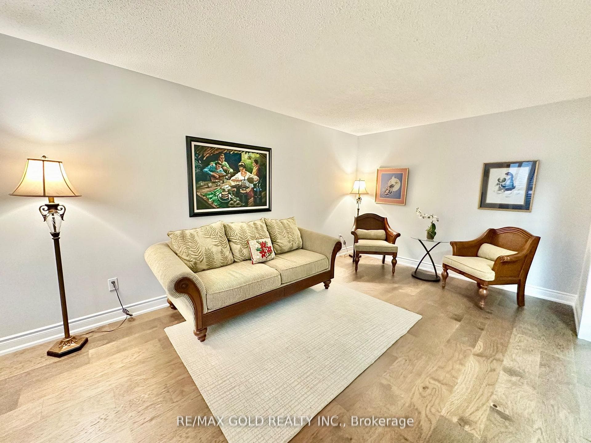 5967 Ladyburn Crescent photo 9