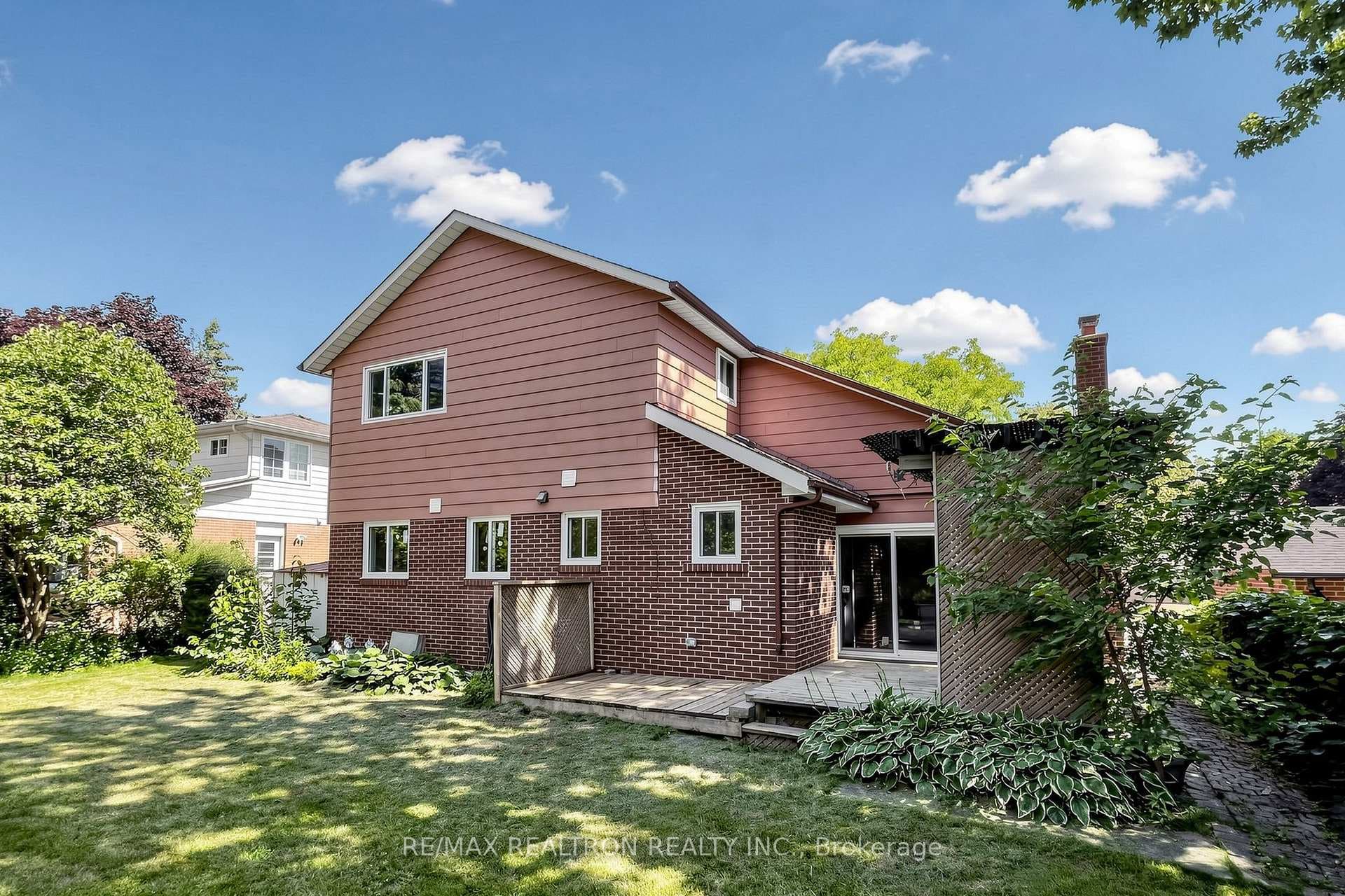 75 Pringle Avenue photo 43