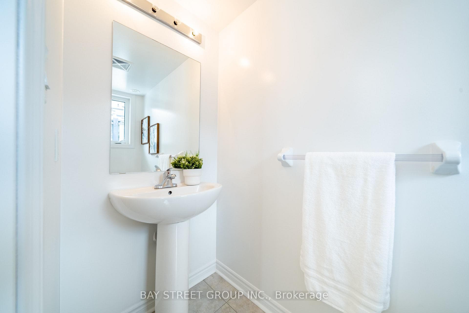 15 Eaton Park Lane Unit 27 photo 14