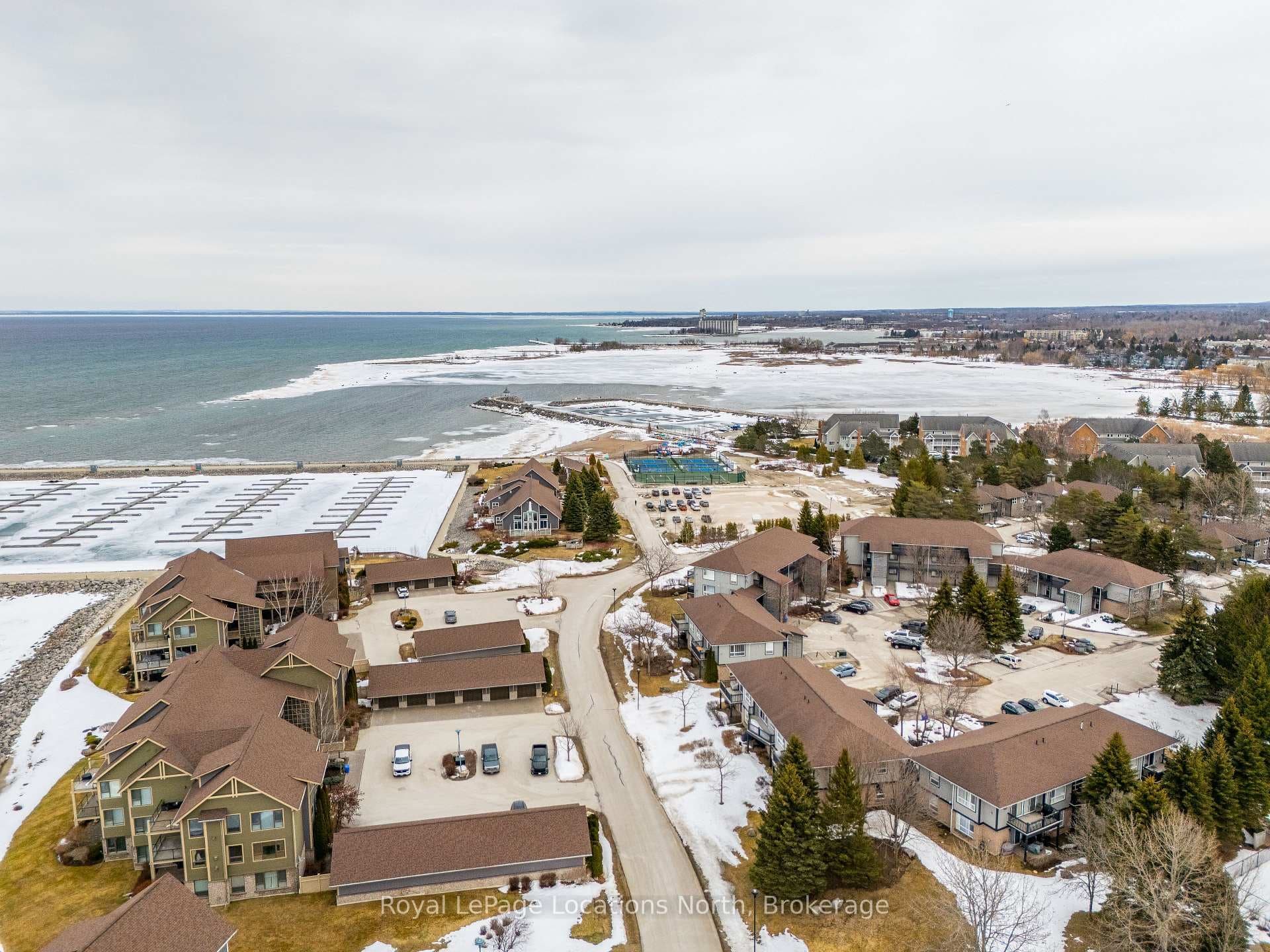 465 Mariners Way photo 36