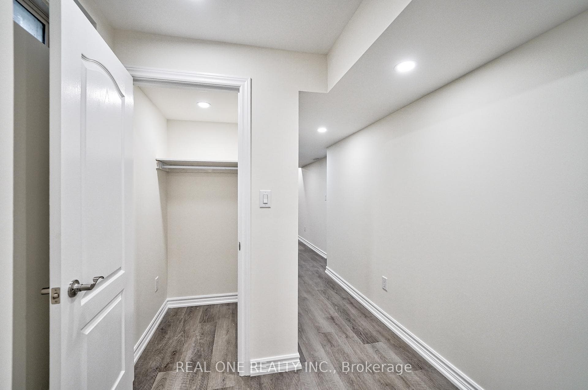 4 Mclaren Avenue photo 34