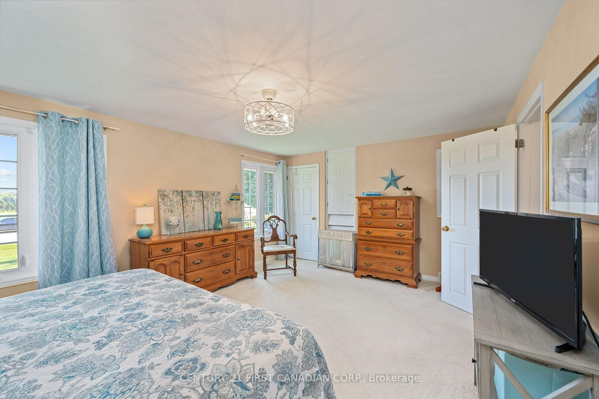 23741 NAIRN Road photo 29