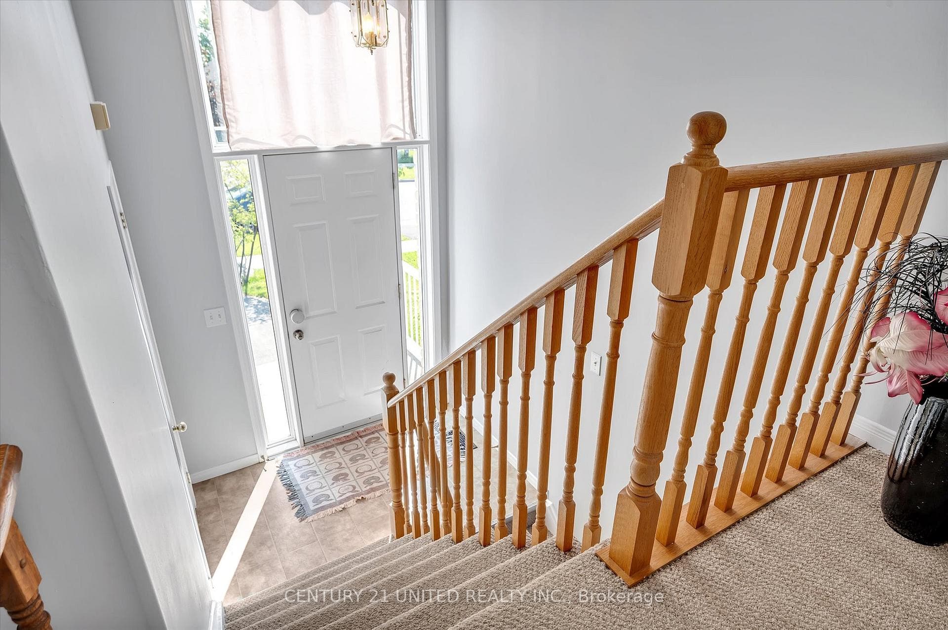610 Clancy Crescent photo 6