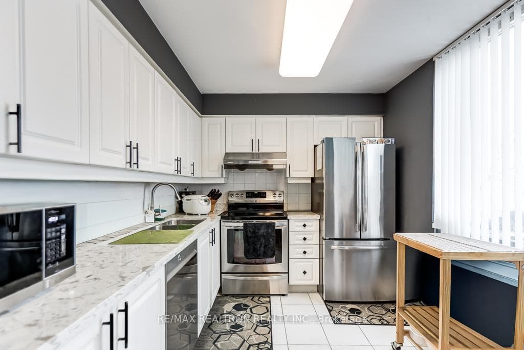 68 Corporate Drive Unit 526 photo 11
