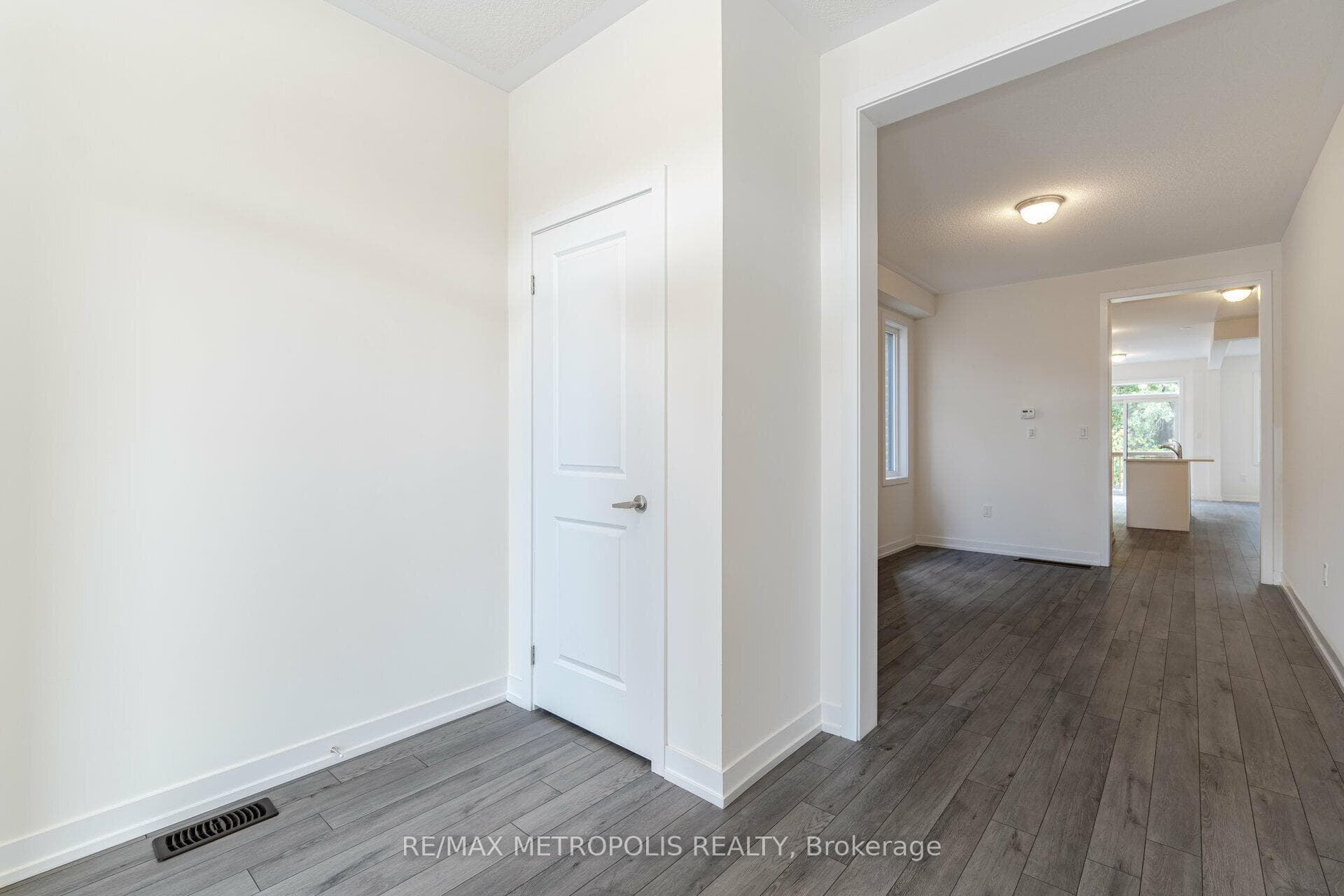 1440 Rose Way photo 5