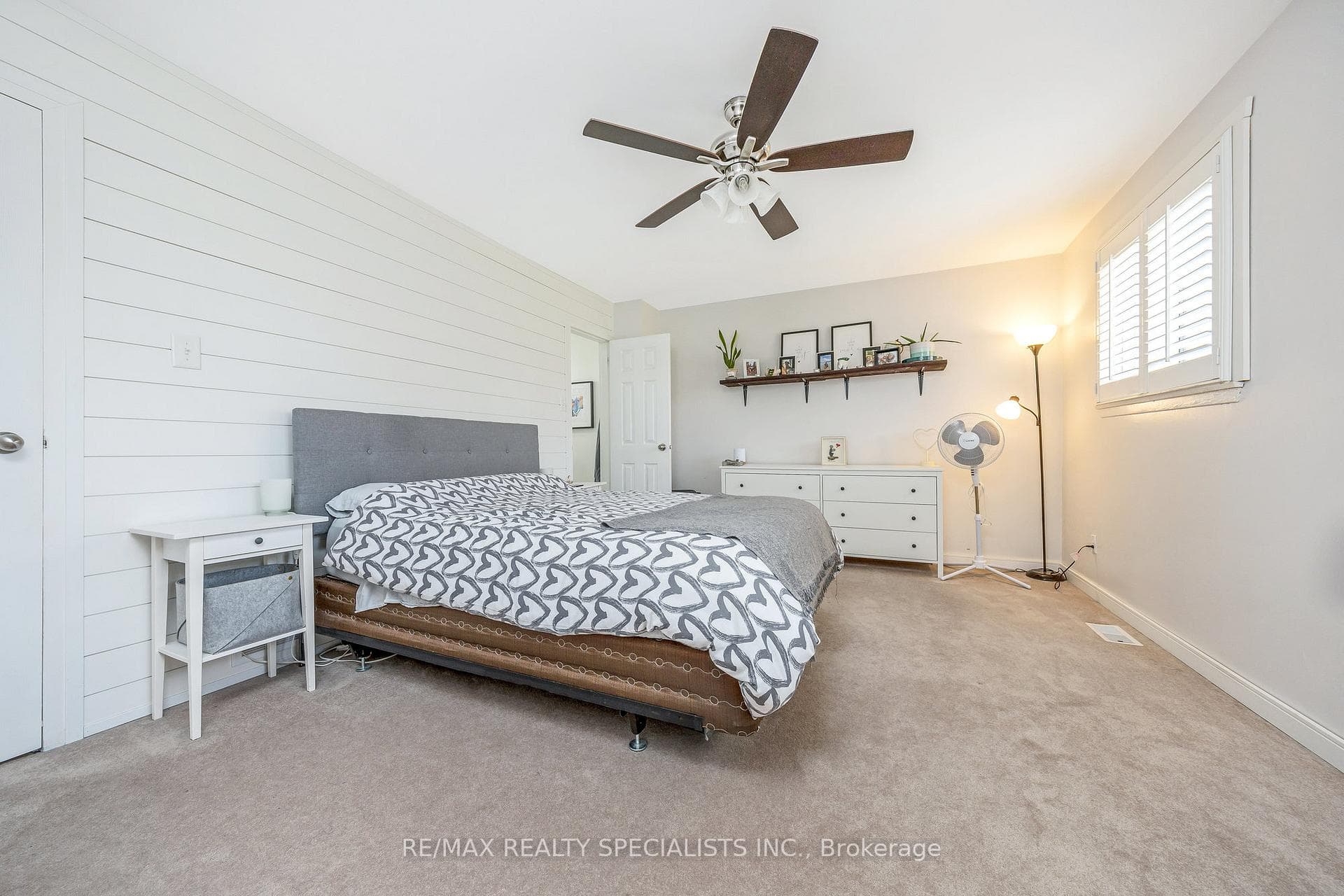 1294 Guelph Line Unit 2 photo 20