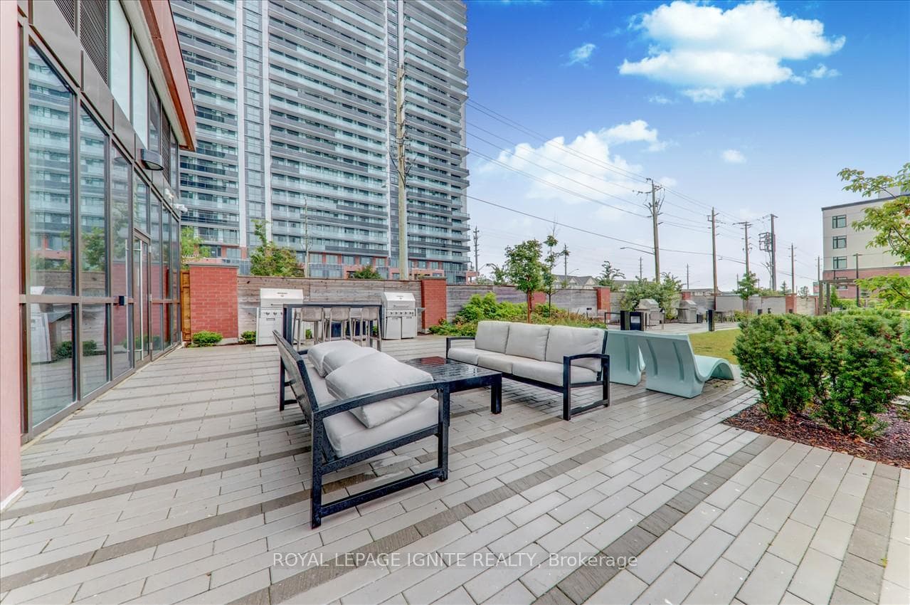 2550 Simcoe Street Unit 216 photo 33