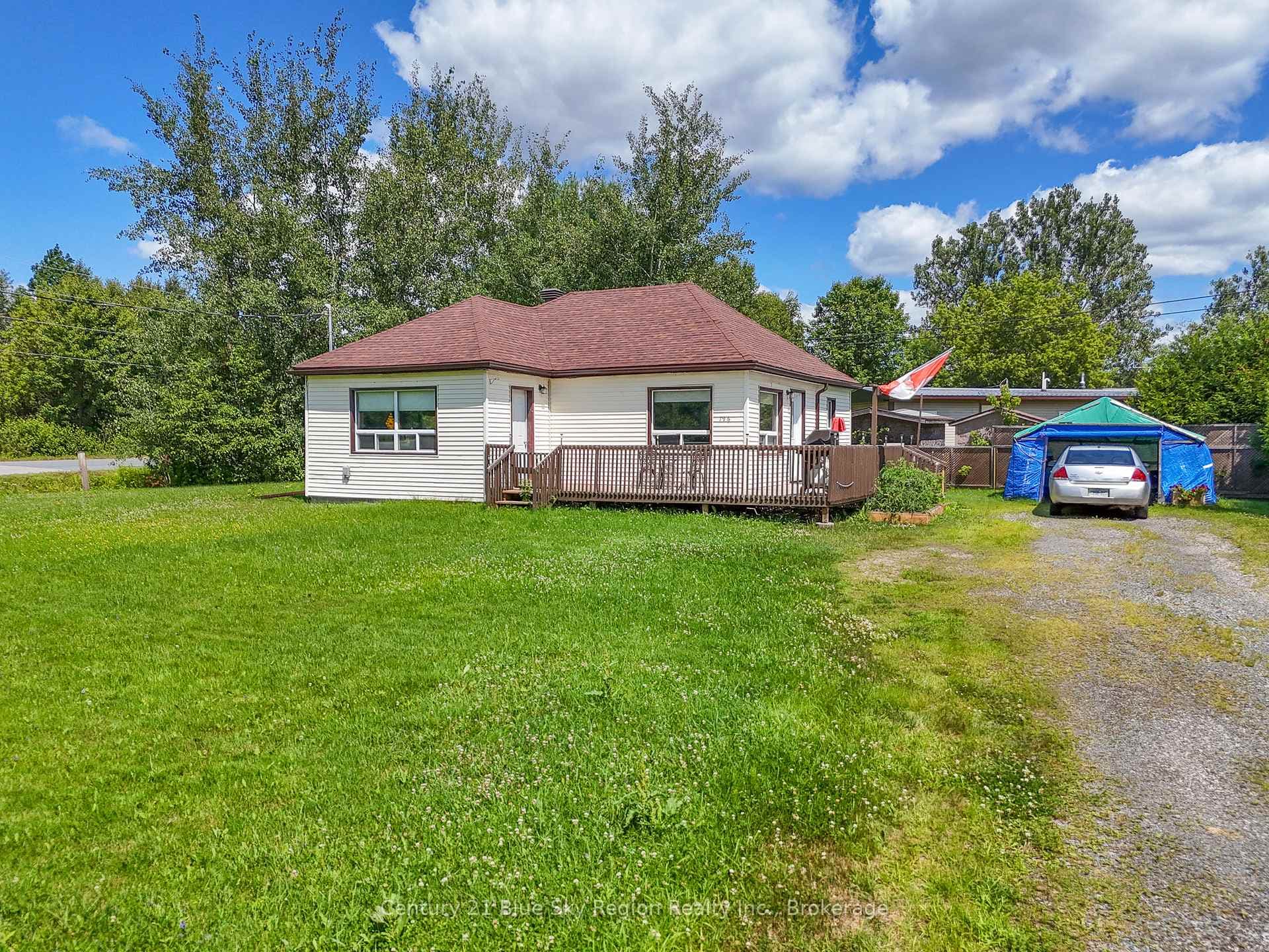 796 COURSOL Road photo 27