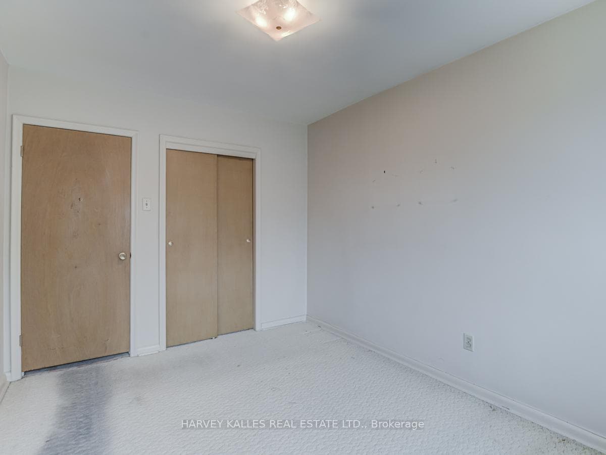 22 Arlstan Drive photo 12