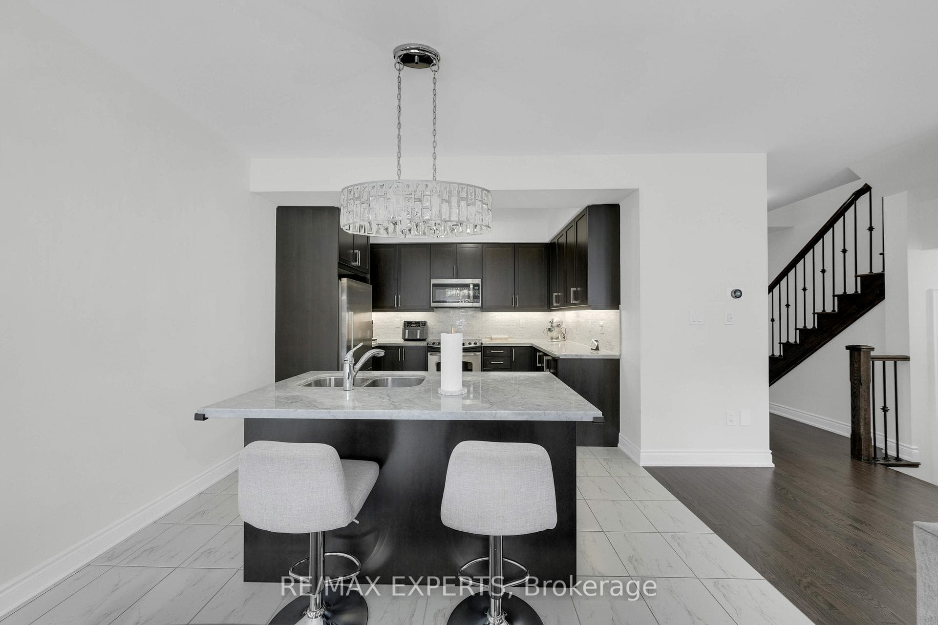 27 Arnold Crescent photo 18
