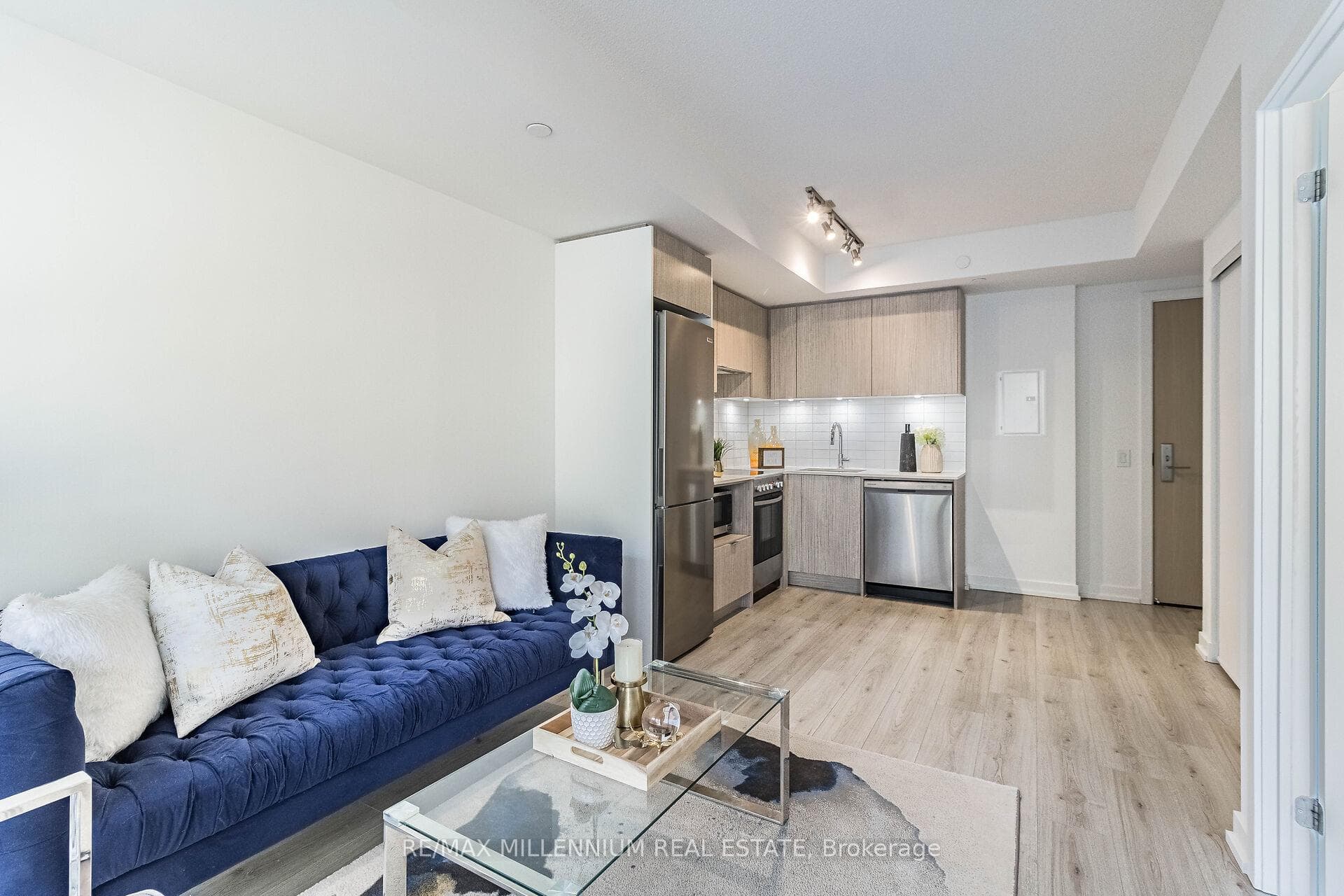 395 Bloor Street Unit 2303 photo 22
