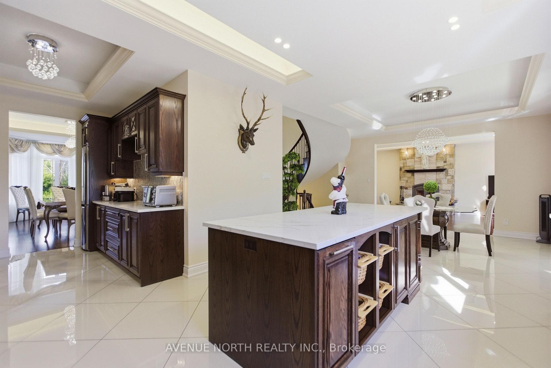 699 Ballycastle Crescent photo 14