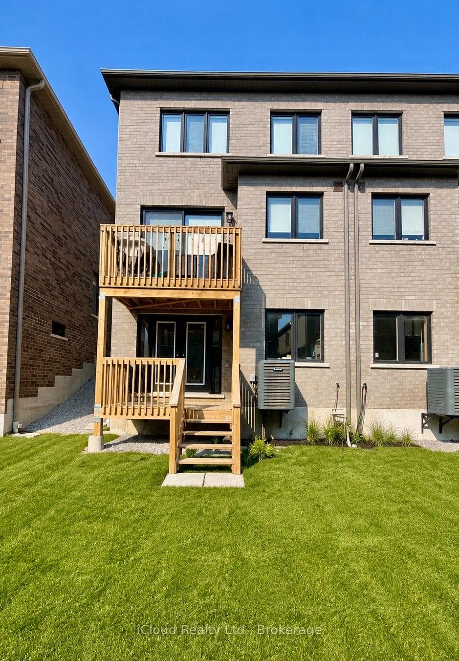 98 Bearberry Road photo 5