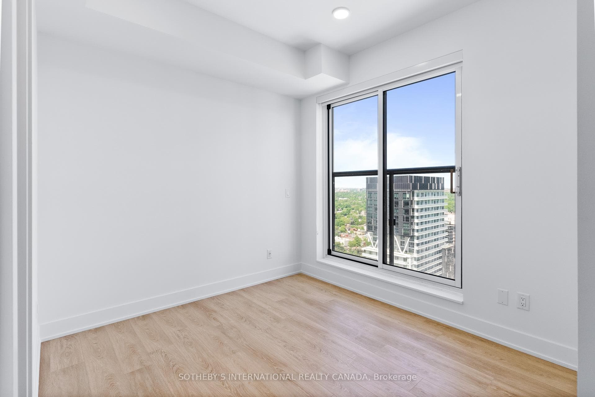 200 Redpath Avenue Unit 2701 photo 15