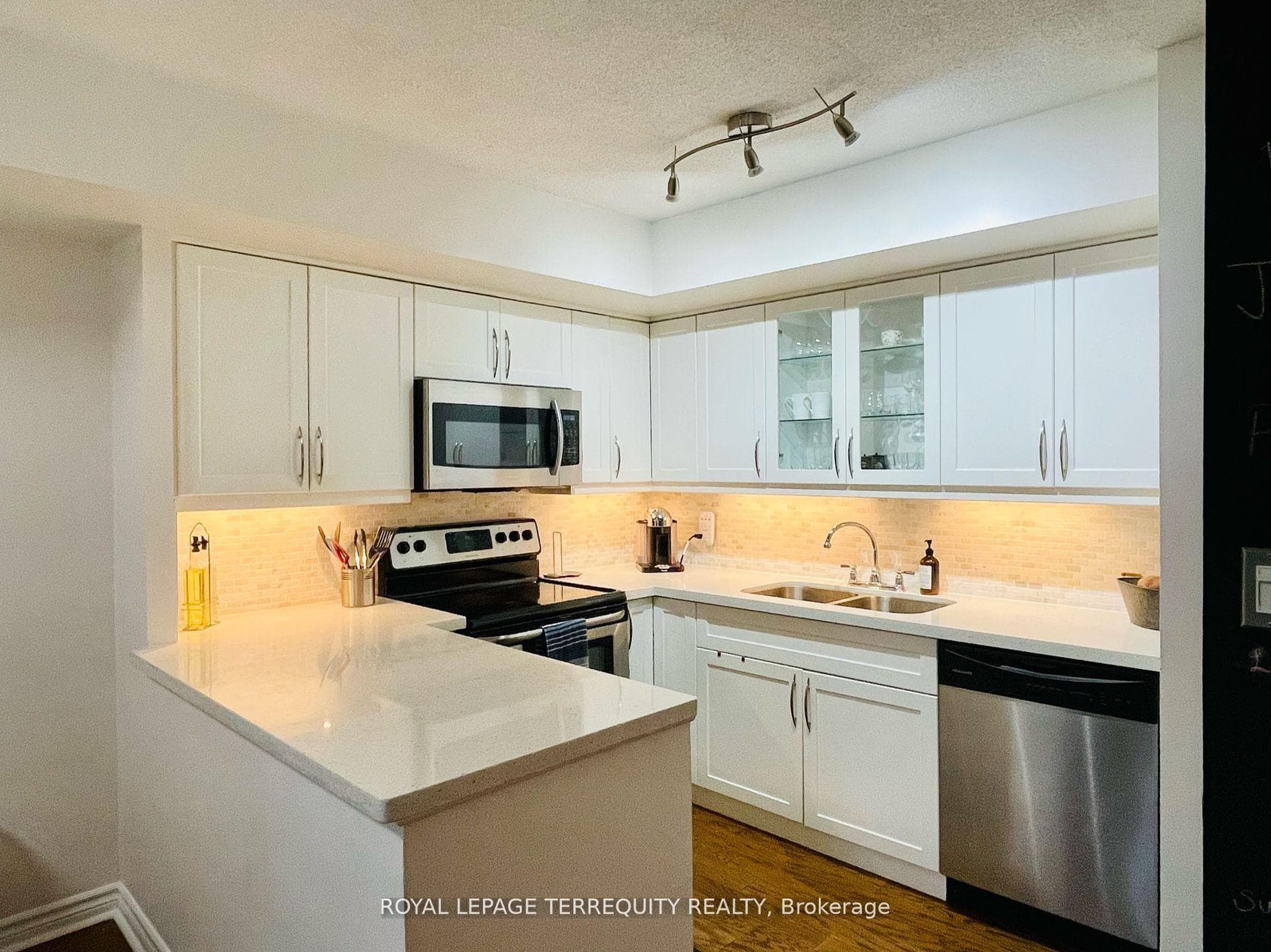 25 The Esplanade N/A Unit 1412 photo 1