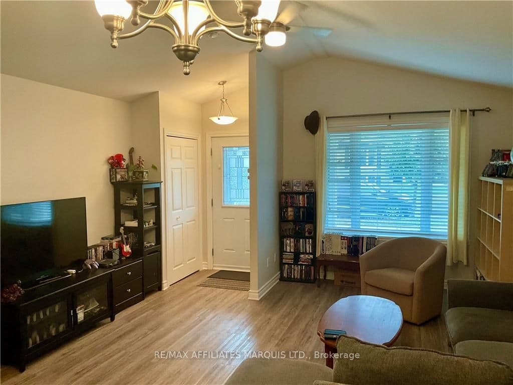 30 MERCIER Avenue photo 6