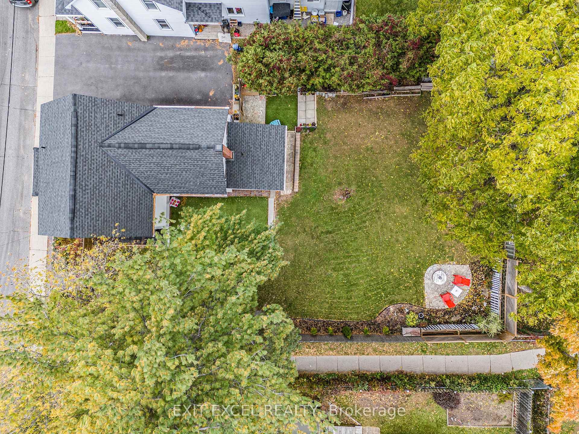 77 Napoleon Street photo 34