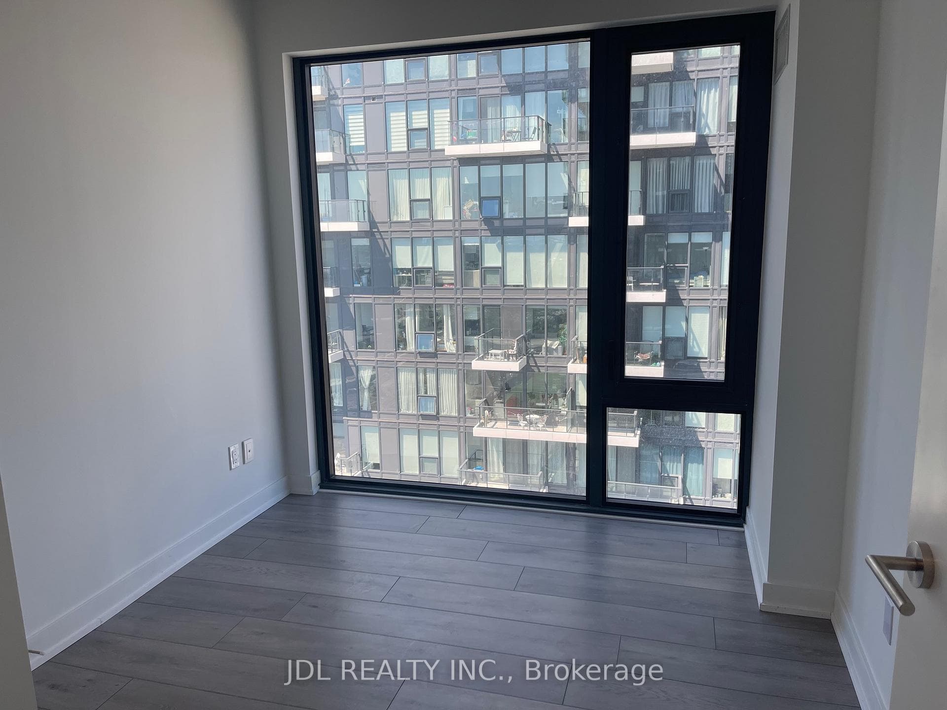47 Mutual Street Unit 2502 photo 17