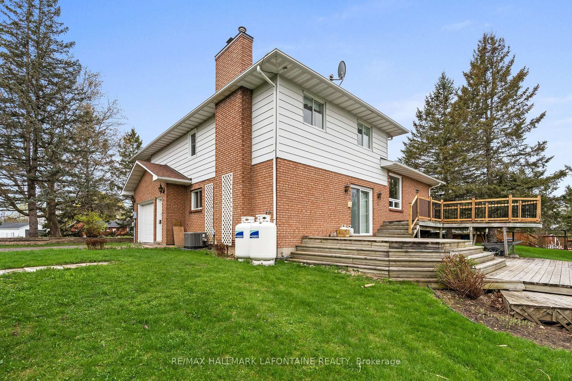 6427 Russell Road photo 25