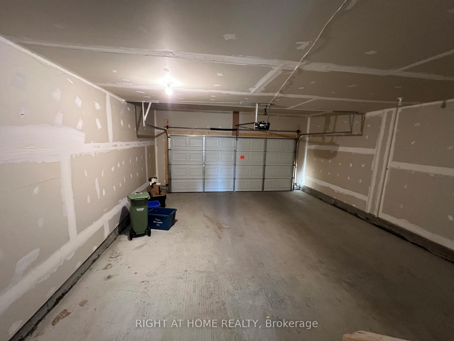 195 HARMATTAN Avenue photo 33