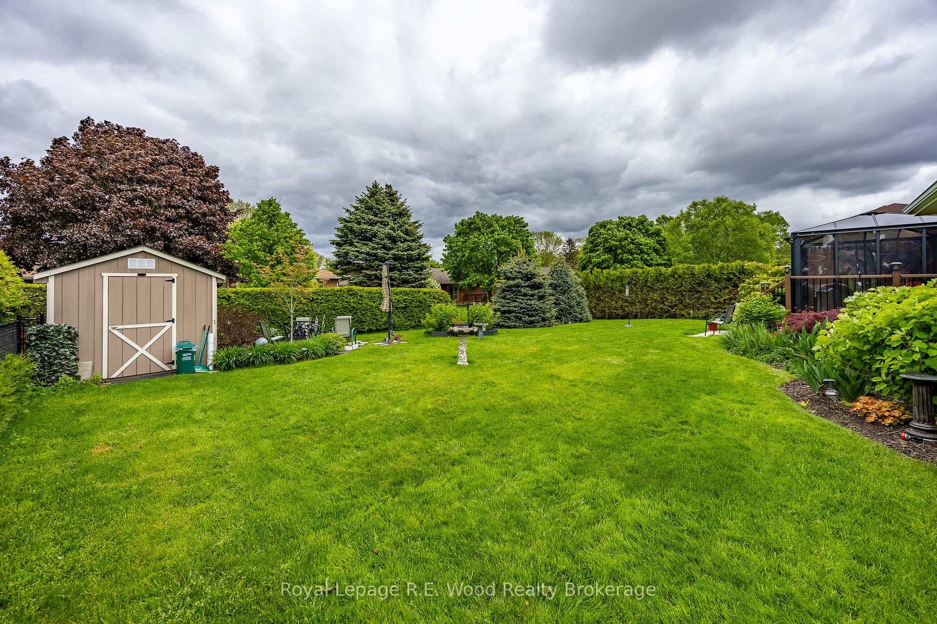 85 Parkwood Drive photo 45
