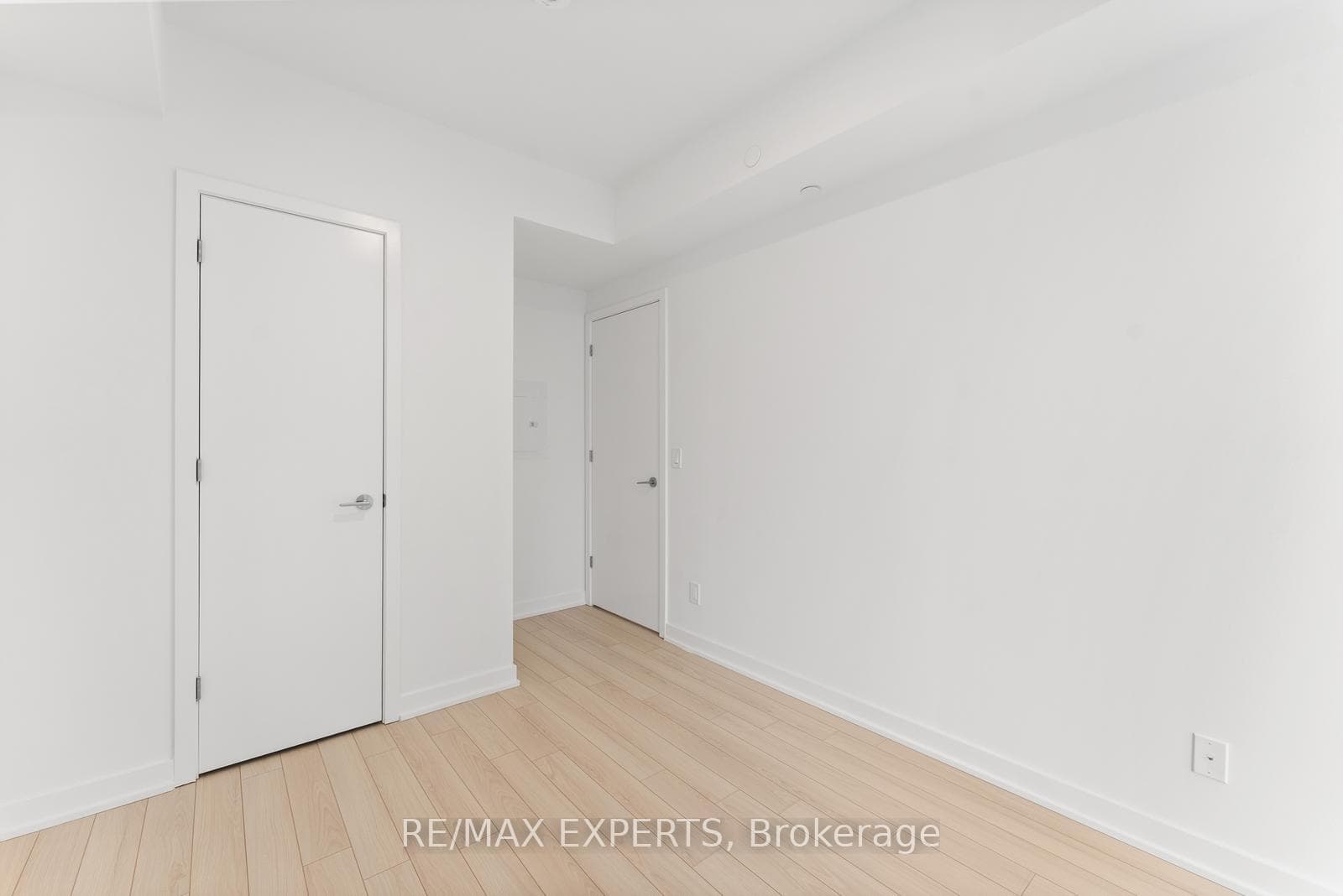 3071 Trafalgar Road Unit 1002 photo 22