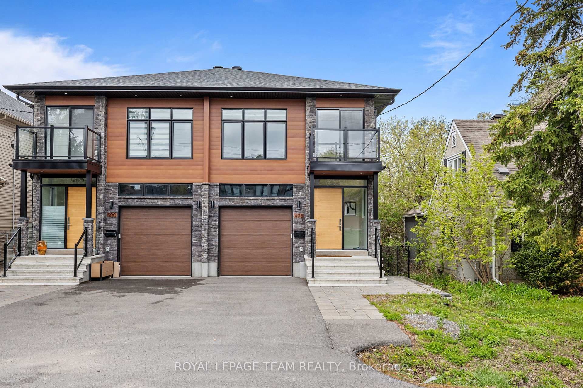 498 Wentworth Avenue photo 1