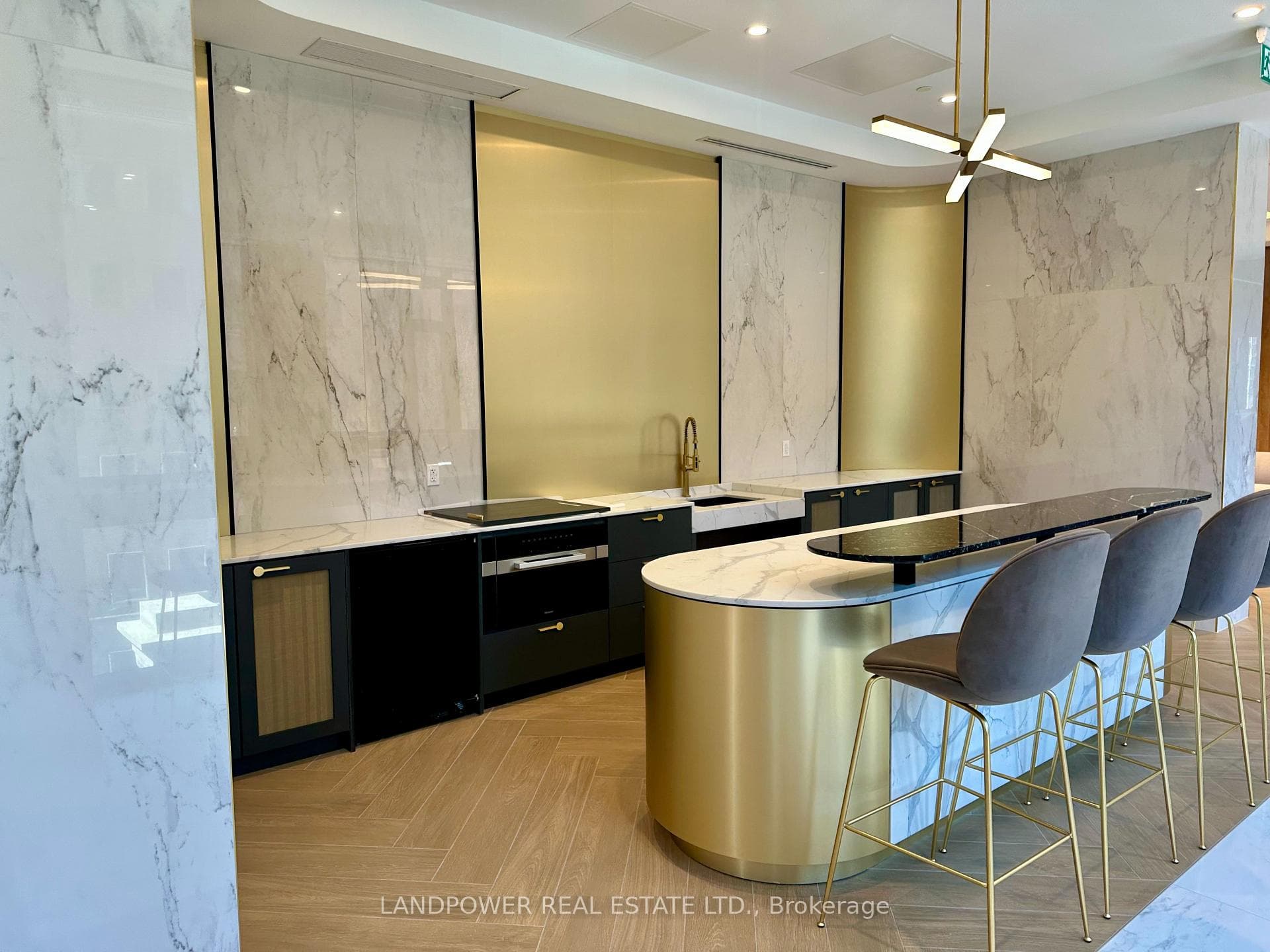 Common - Lounge Bar