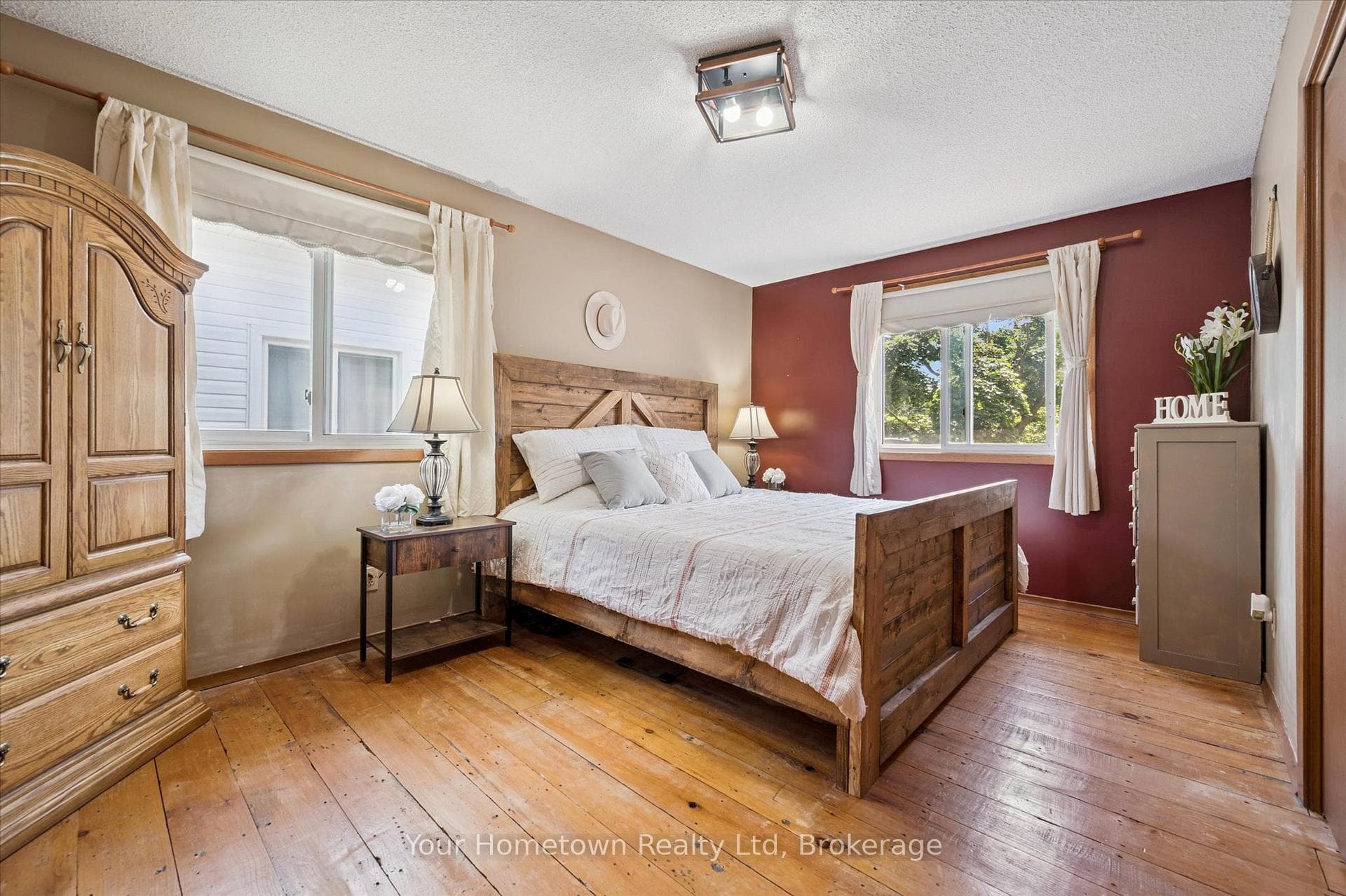 665 Raglan Street photo 25
