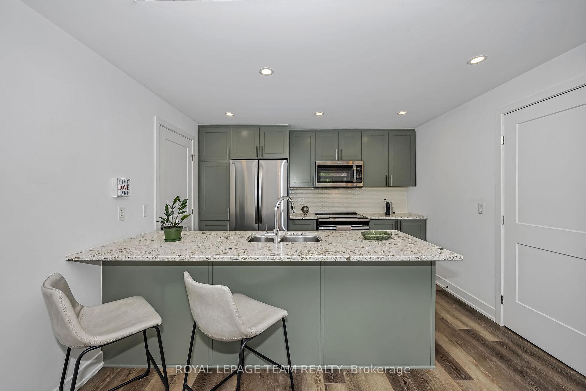 121 Fairweather Street photo 10