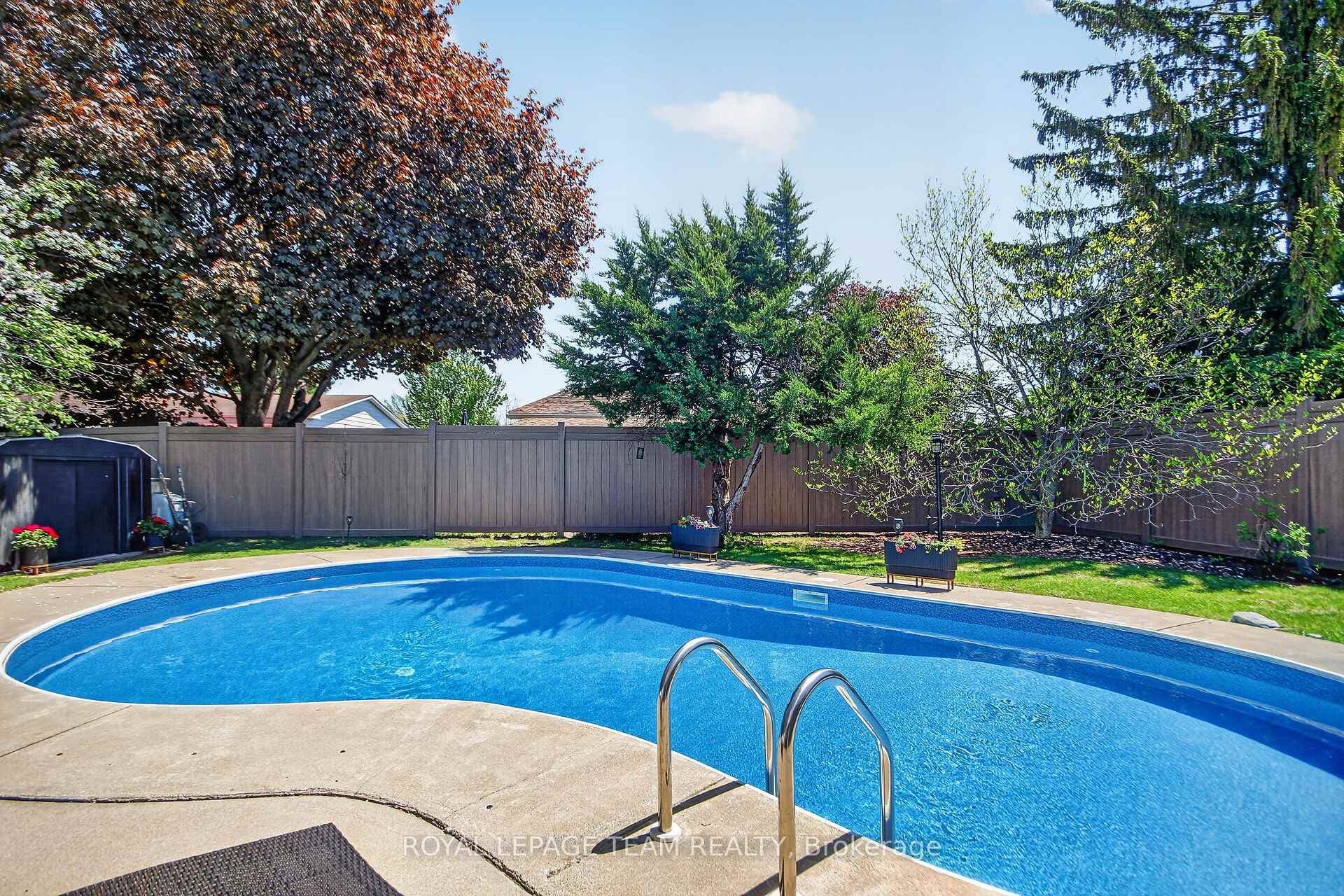 15 Markham Avenue photo 48
