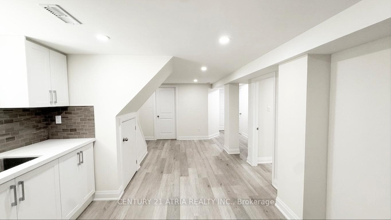 115 Ellington Drive photo 12
