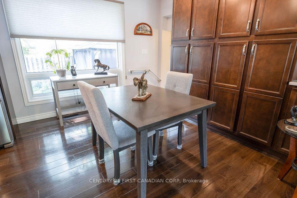 252 Rapley Street photo 7