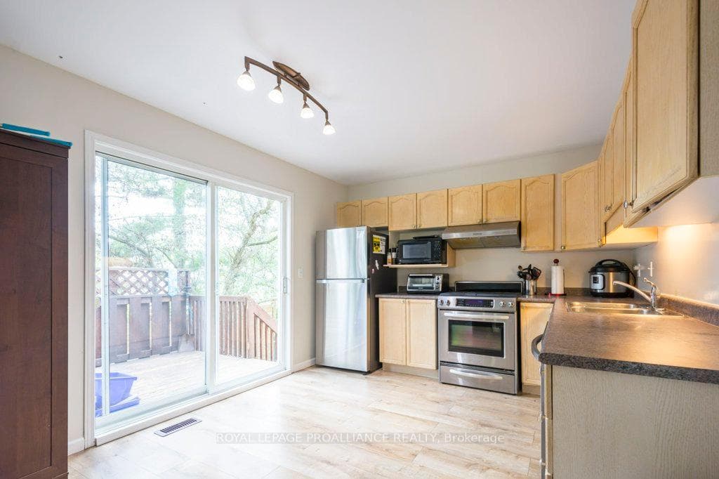 257 Pine Street photo 8