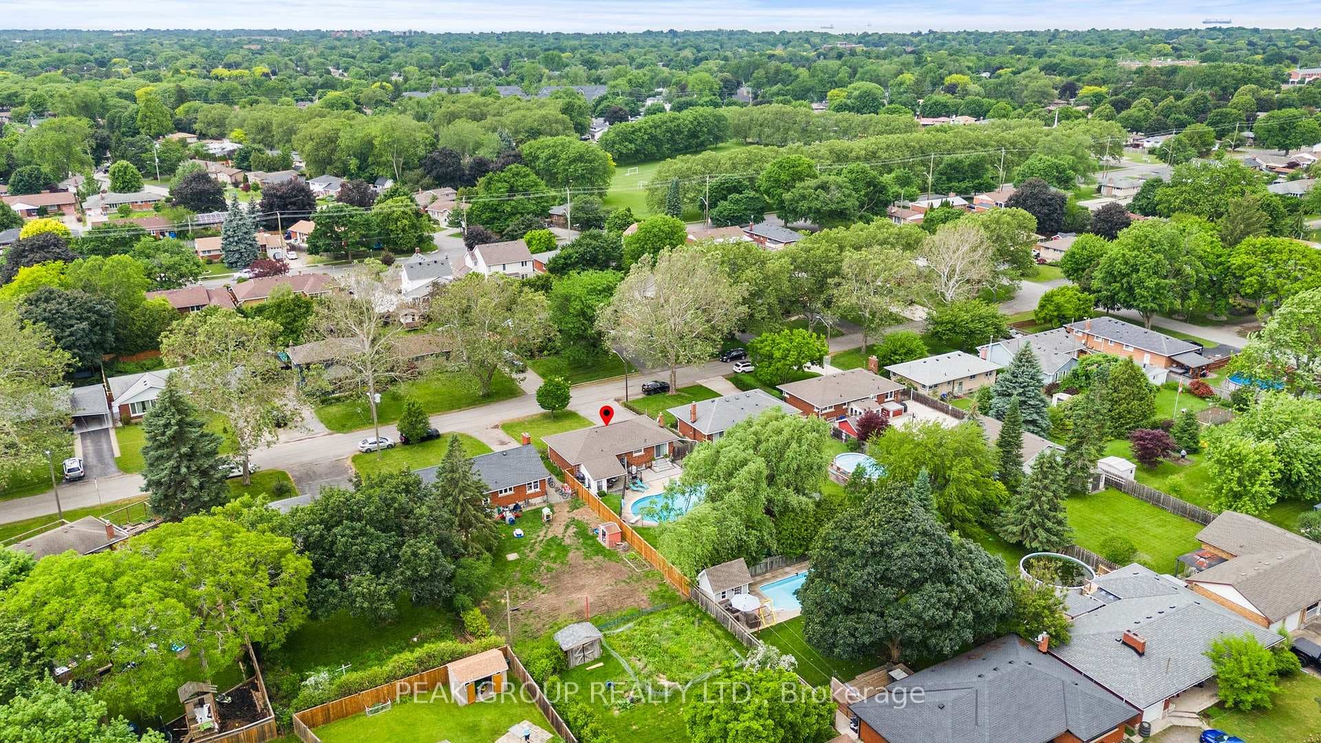 8 Roxanne Drive photo 46