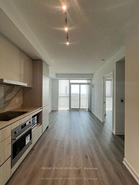 28 Interchange Way Unit 1707 photo 2